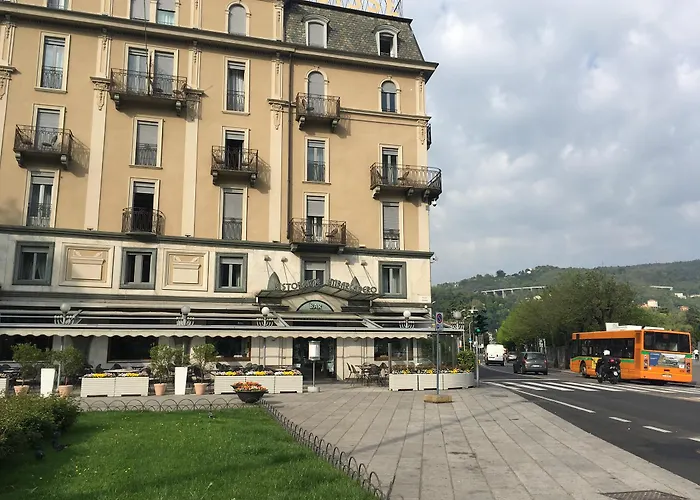 메트로폴 수이세 4* 코모